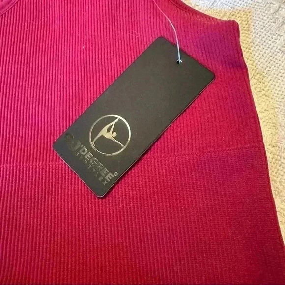 RIB SEAMLESS HIGHLINE TANK NWT by 90 Degree - Picture 3 of 5